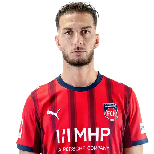 Леарт Пакарада