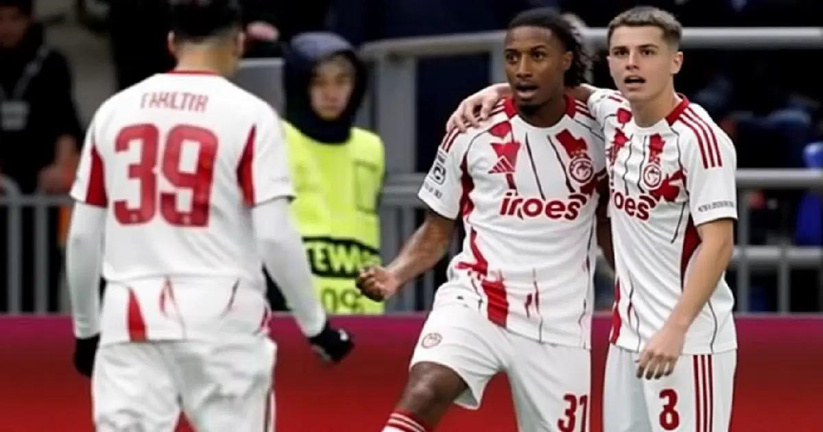 Олимпиакос в жестком матче обыграл Кайрат и заработал первую победу в Лиге Чемпионов