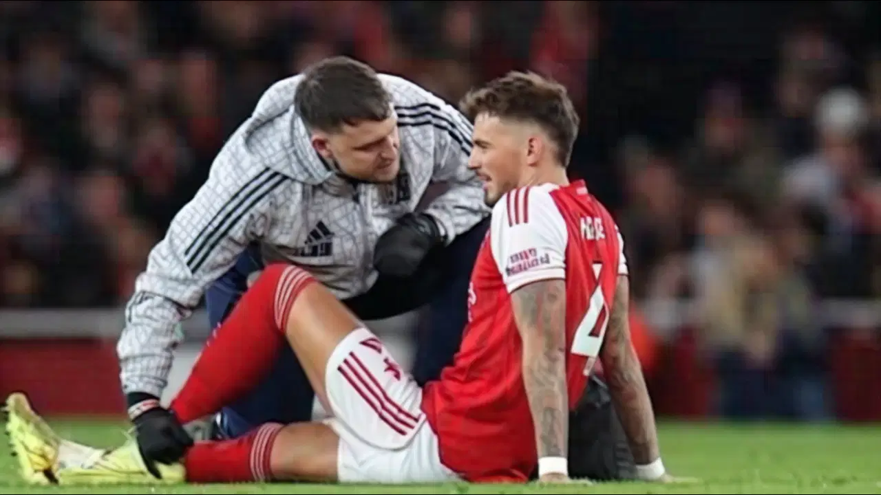 Защитник Арсенала Бен Уайт получил травму и выбыл на месяц